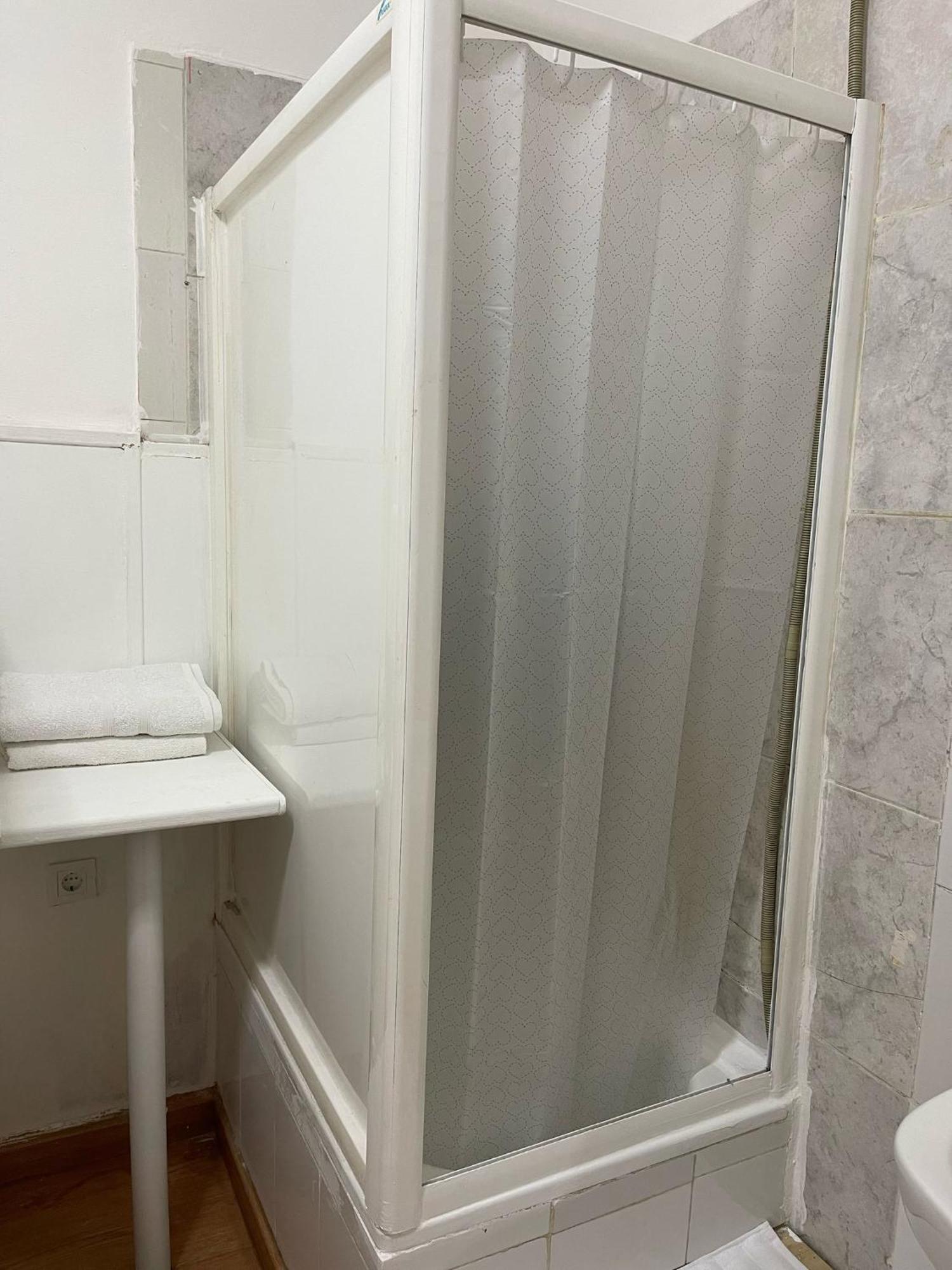 Hostal Daniel Madrid Dış mekan fotoğraf