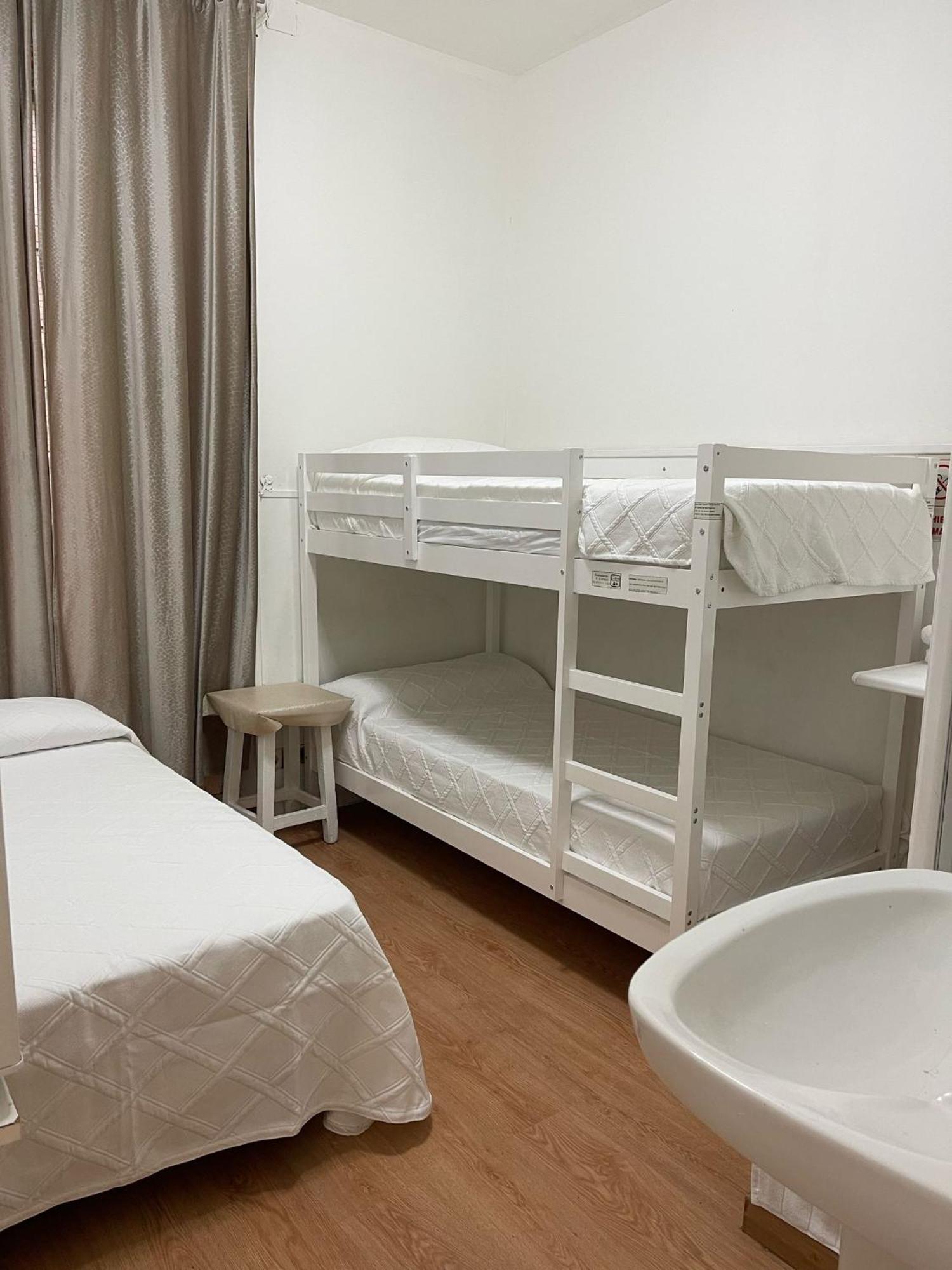 Hostal Daniel Madrid Dış mekan fotoğraf